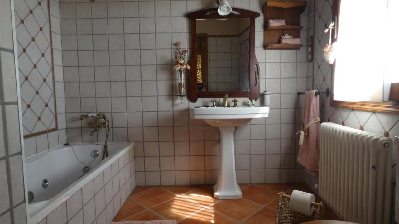 La Posada Del Isabena Roda de Isabena Bagian luar foto